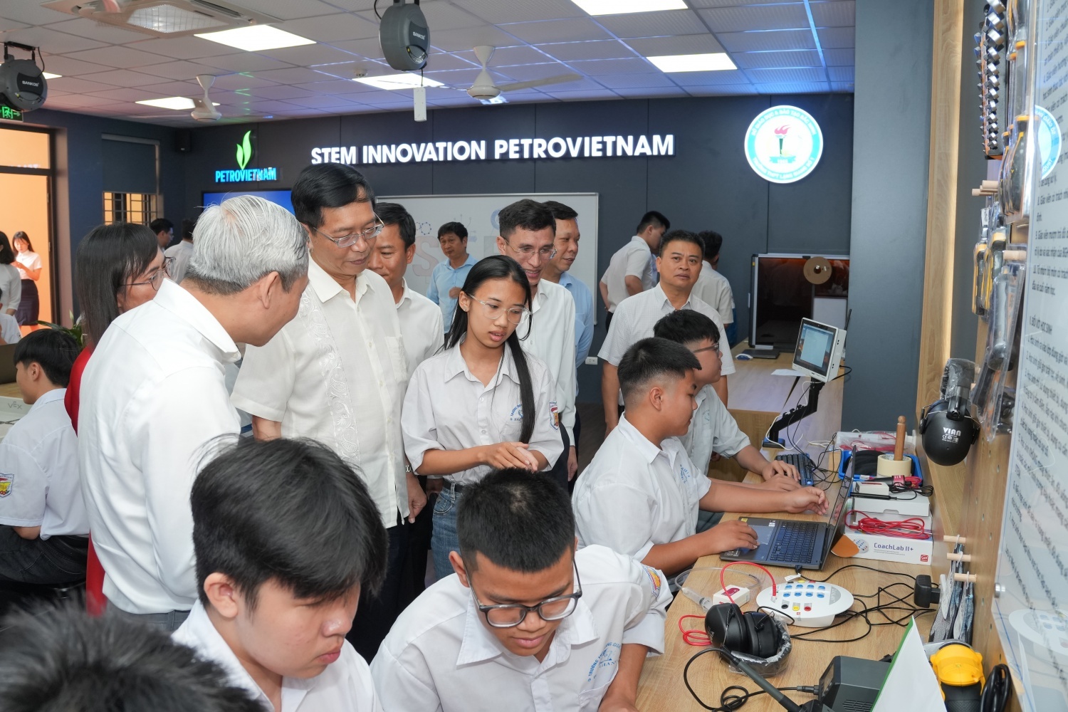 Petrovietnam khánh thành phòng thực hành giáo dục STEM tại Trường THPT Lạng Giang số 1 (Bắc Ninh)