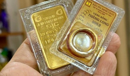 Giá vàng hôm nay 12/5: Trong nước đồng loạt lao dốc