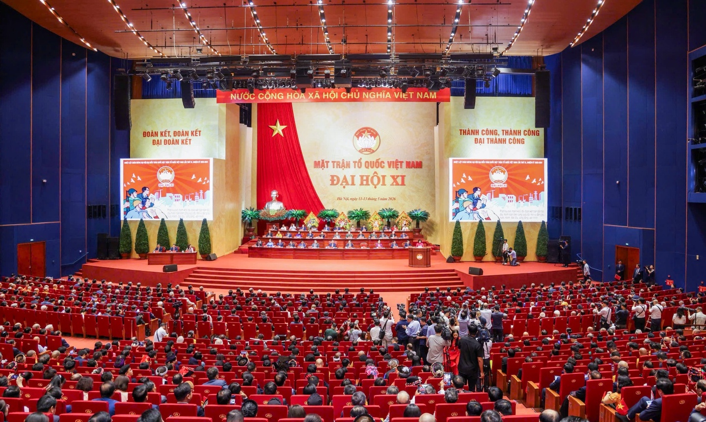 Lấy dân là gốc, là trung tâm của đổi mới, phát triển