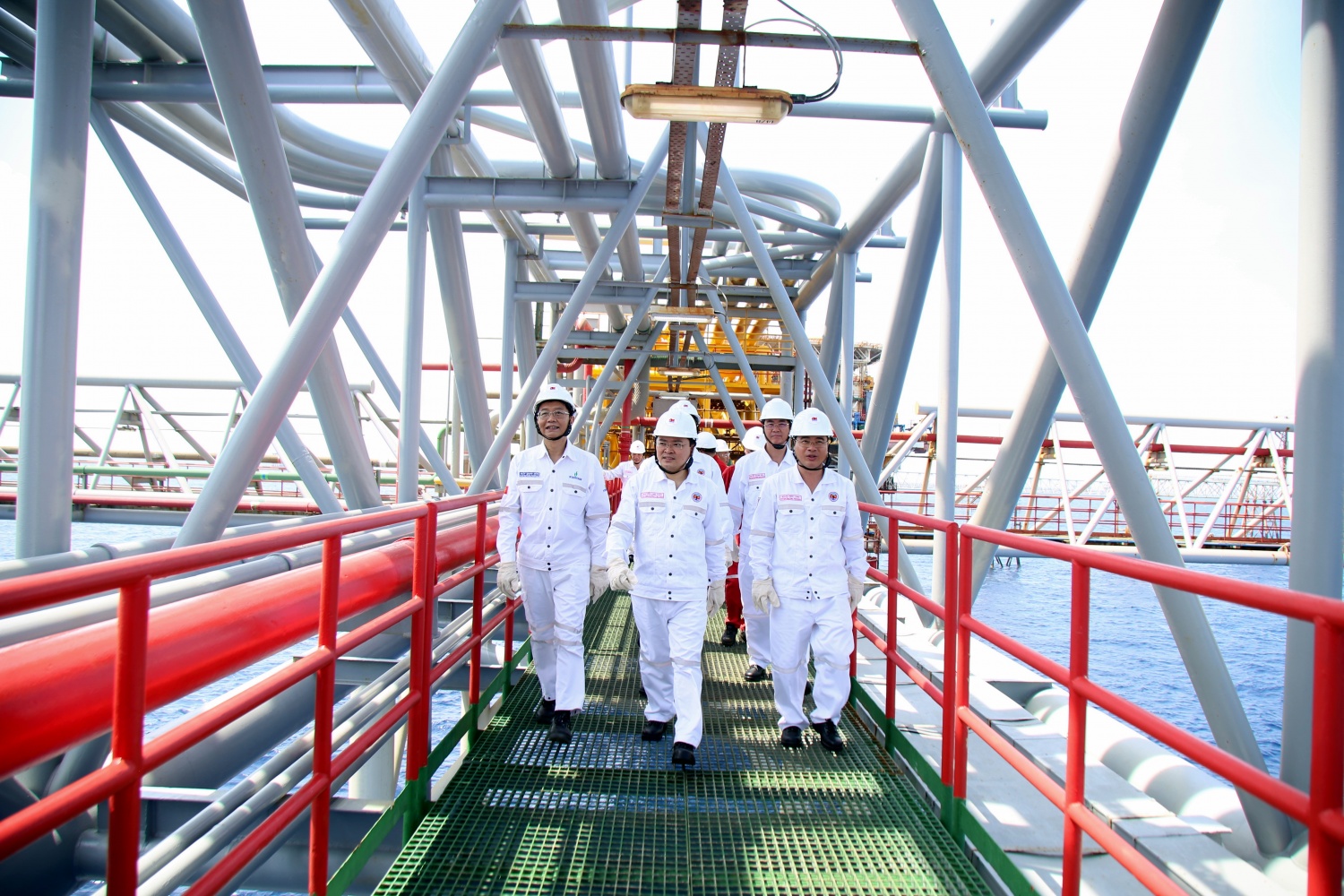 Cuộc sống của những người giữ lửa trên giàn ở Vietsovpetro