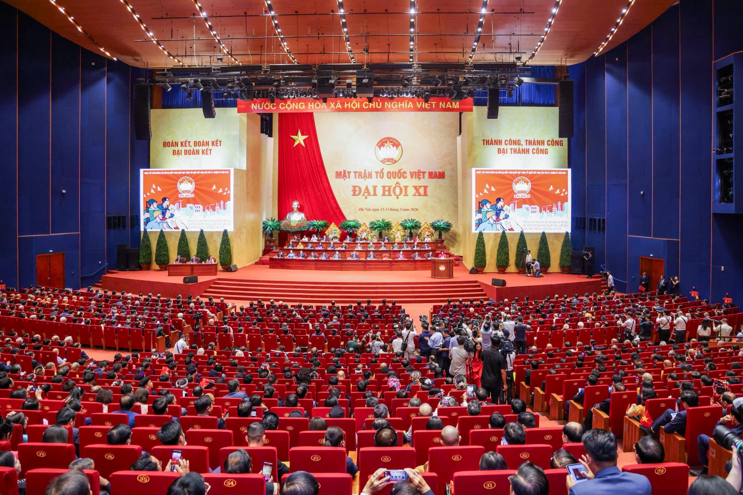 Lấy dân là gốc, là trung tâm của đổi mới, phát triển