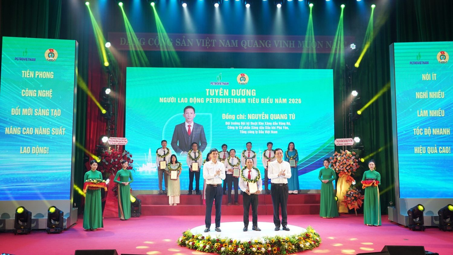 Anh Nguyễn Quang Tú nhận tuyên dương “Người lao động Petrovietnam tiêu biểu” năm 2026