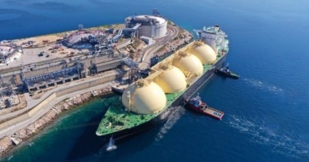 Tàu LNG Qatar tắt định vị để tránh nguy cơ bị tấn công ở Hormuz