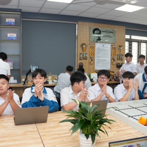Niềm vui của thầy trò Trường THPT Lạng Giang số 1 khi giấc mơ phòng STEM thành hiện thực