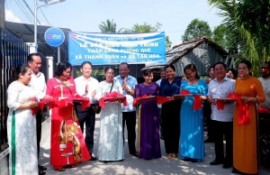 Bảo hiểm PVI Tây Nam thắp sáng đường quê bằng năng lượng xanh
