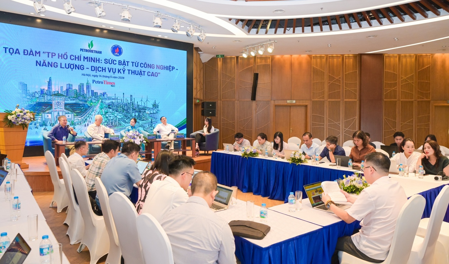 TP Hồ Chí Minh: Từ Nghị quyết 98 đến khát vọng hình thành trục Công nghiệp - Năng lượng - Dịch vụ kỹ thuật cao