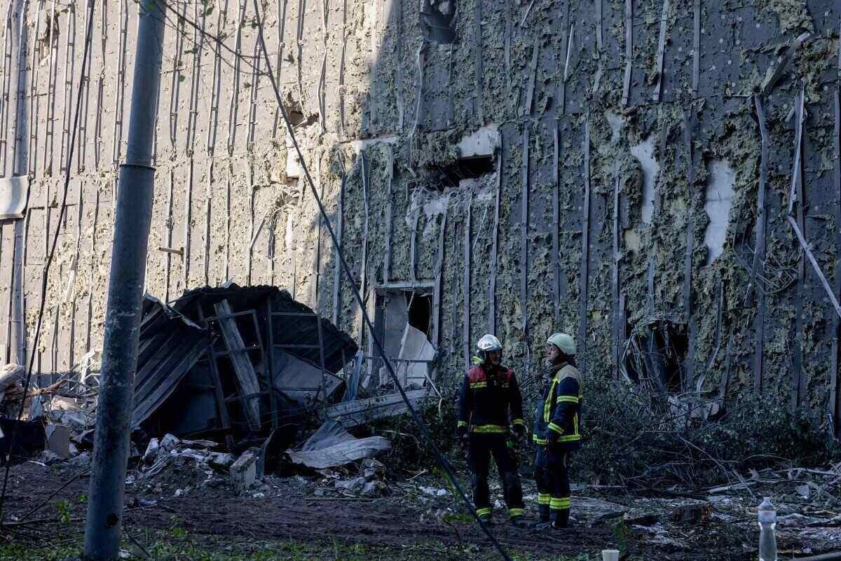 Nga không kích quy mô lớn chưa từng có vào Ukraine