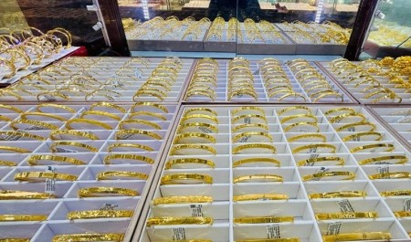 Giá vàng hôm nay 15/5: Trong nước đi ngang, thế giới tụt giảm