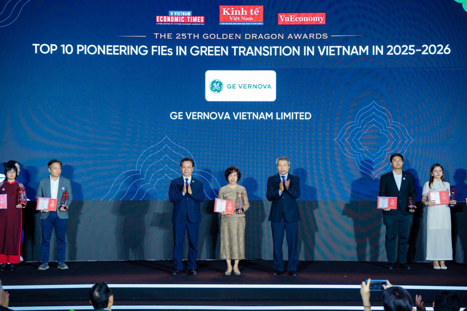 GE Vernova được vinh danh trong “Top 10 Doanh nghiệp tiên phong chuyển đổi xanh 2025 - 2026” tại Giải thưởng Rồng Vàng GE Vernova được vinh danh trong “Top 10 Doanh nghiệp tiên phong chuyển đổi xanh 2025 - 2026” tại Giải thưởng Rồng Vàng