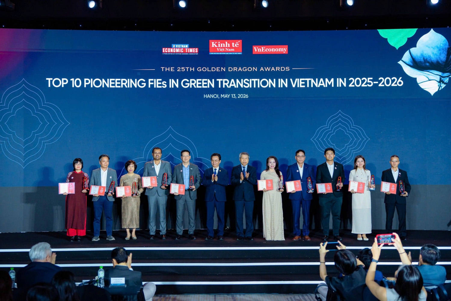 GE Vernova được vinh danh trong “Top 10 Doanh nghiệp tiên phong chuyển đổi xanh 2025 - 2026” tại Giải thưởng Rồng Vàng GE Vernova được vinh danh trong “Top 10 Doanh nghiệp tiên phong chuyển đổi xanh 2025 - 2026” tại Giải thưởng Rồng Vàng