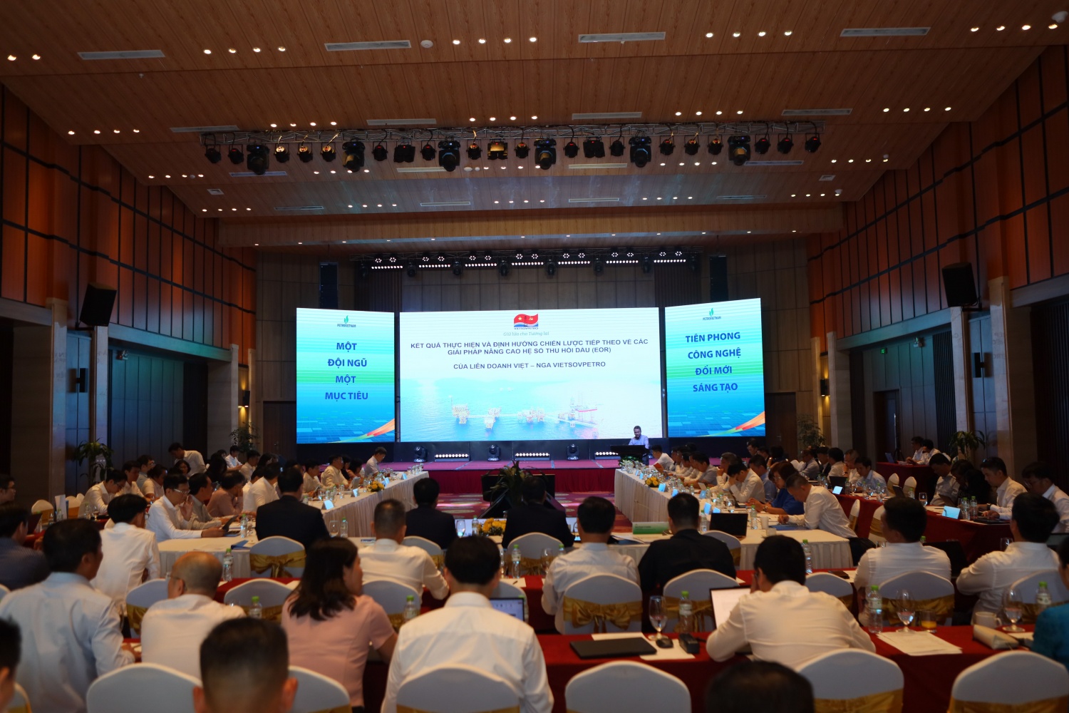 [Chùm ảnh] Petrovietnam tổ chức Hội nghị KHCN, ĐMST và CĐS - Động lực để phát triển bền vững
