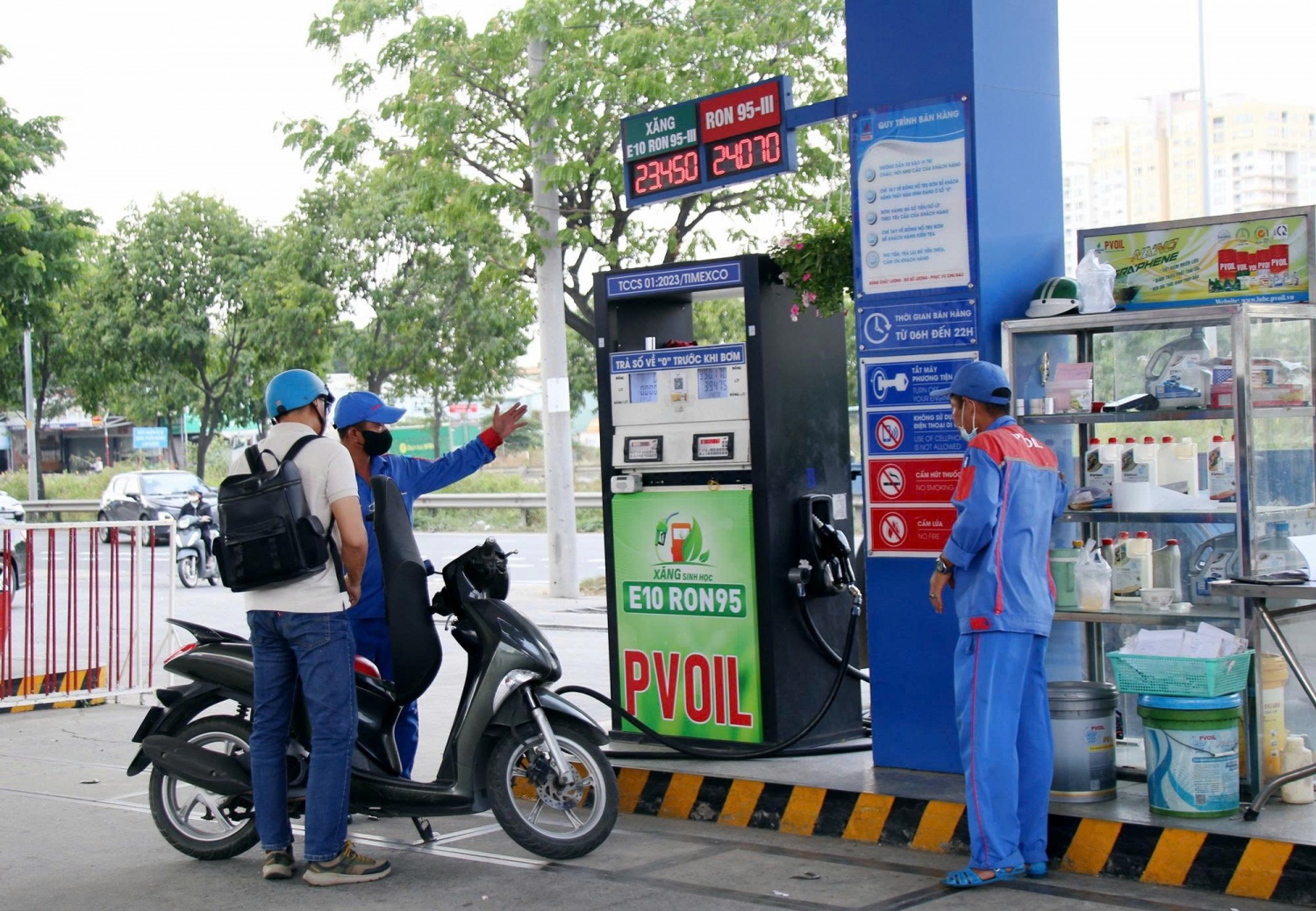 PVOIL chính thức bán xăng sinh học E10 trên toàn hệ thống cửa hàng xăng dầu