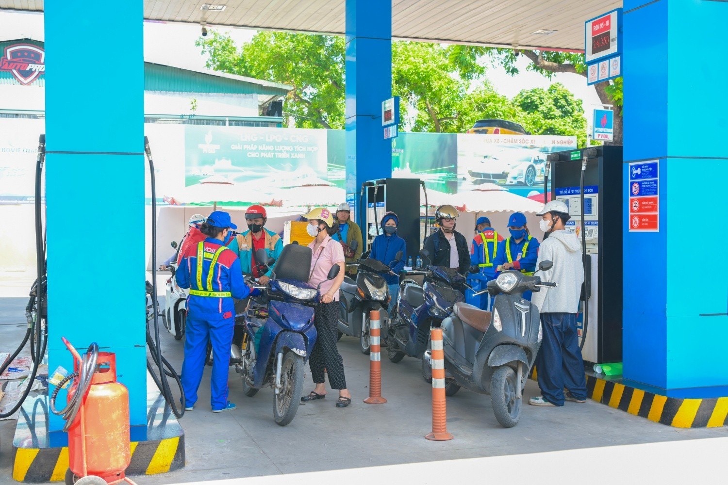 Một lít xăng xanh và bài toán an ninh năng lượng Một lít xăng xanh và bài toán an ninh năng lượng