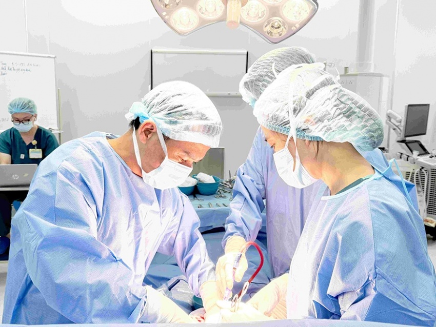 Vinmec Đà Nẵng loại bỏ thành công khối u to như thai 3 tháng gây biến dạng tử cung Vinmec Đà Nẵng loại bỏ thành công khối u to như thai 3 tháng gây biến dạng tử cung