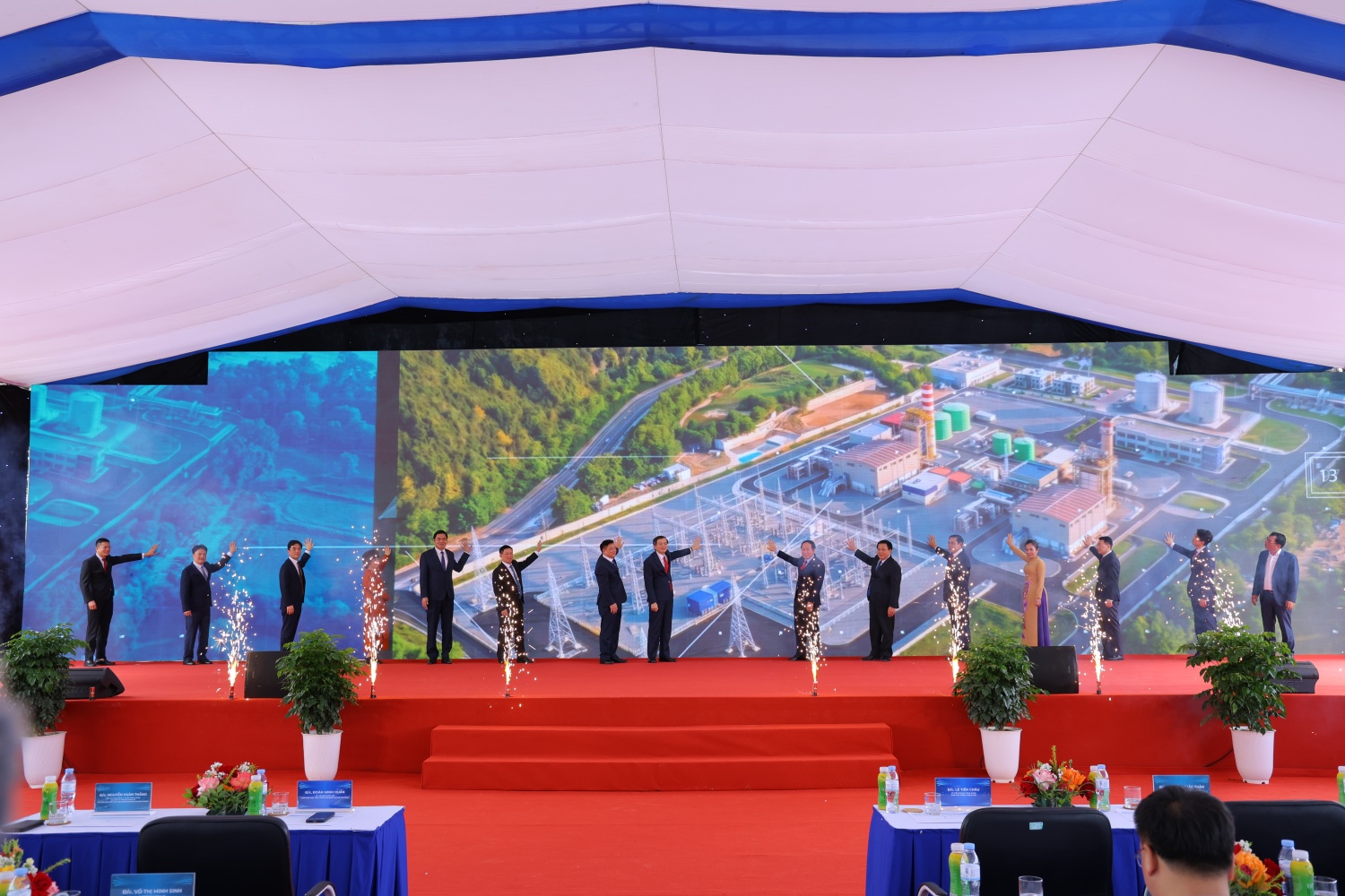 Khởi công hạ tầng kỹ thuật nhà máy điện LNG Quỳnh Lập