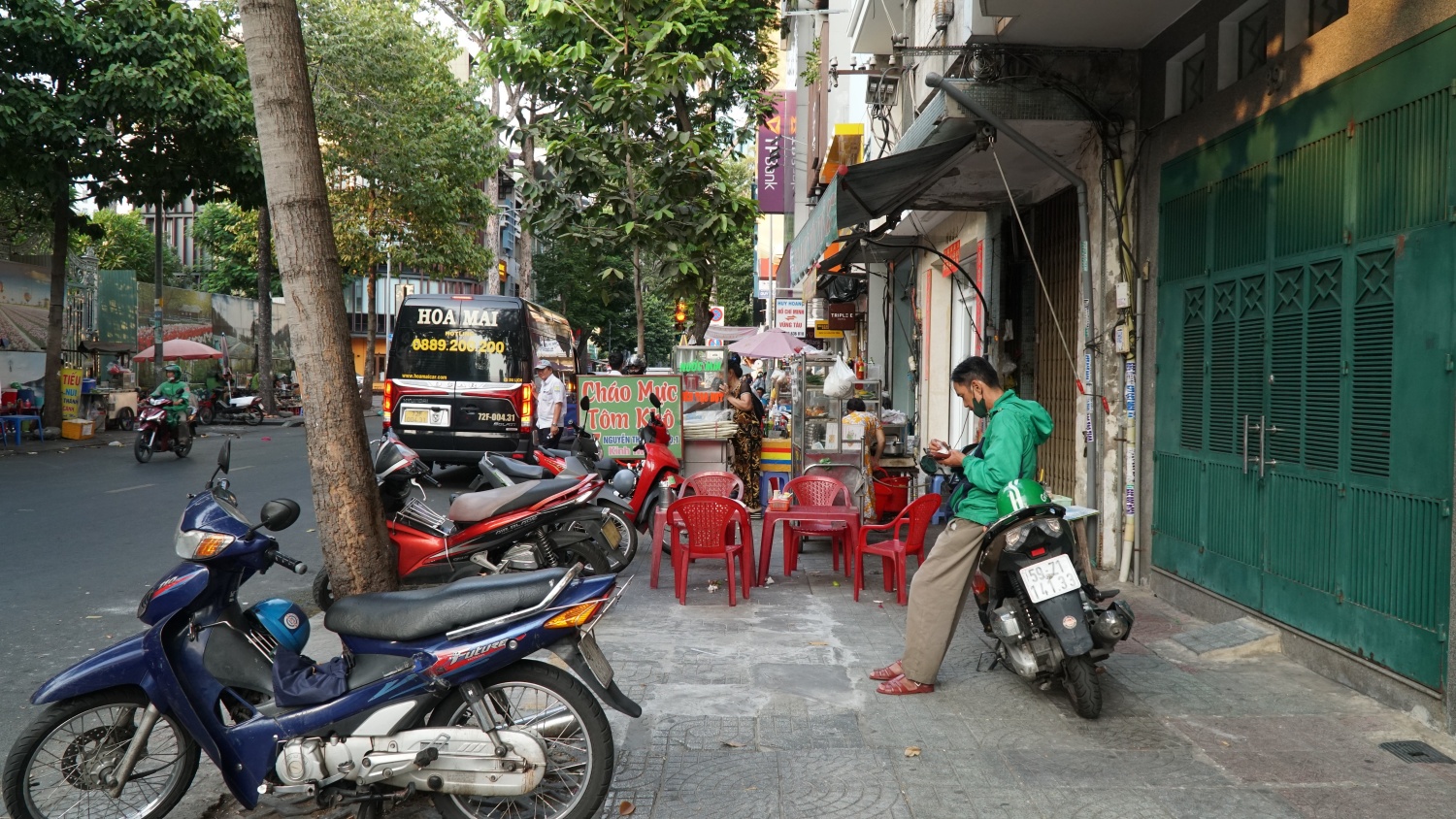 TP HCM quyết lập lại trật tự vỉa hè theo hướng bền vững
