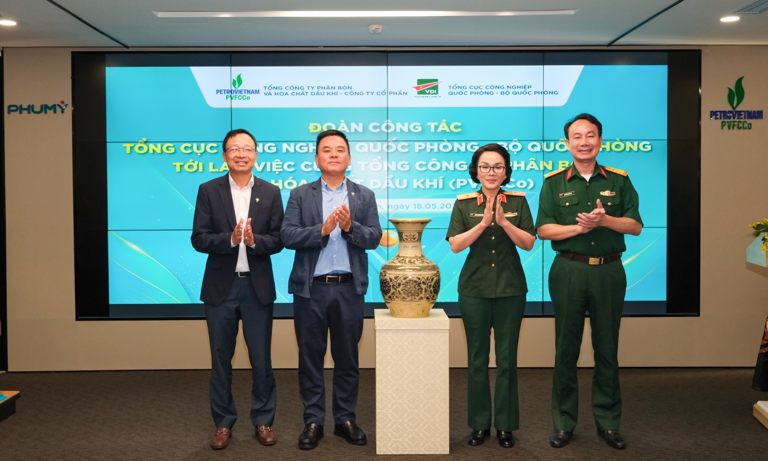 Tổng cục Công nghiệp Quốc phòng làm việc với PVFCCo  Phú Mỹ về định hướng hợp tác lưỡng dụng