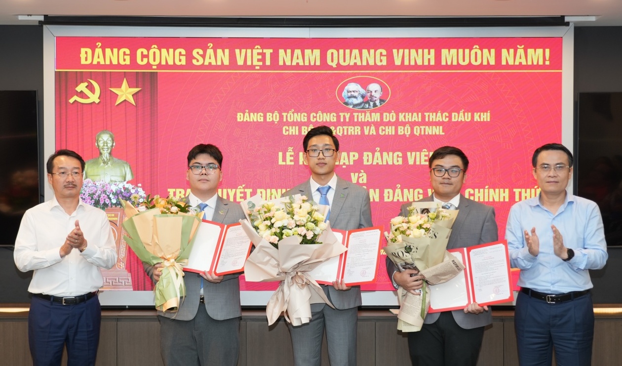 PVEP tổ chức Lễ kết nạp đảng viên nhân kỷ niệm 136 năm Ngày sinh Chủ tịch Hồ Chí Minh