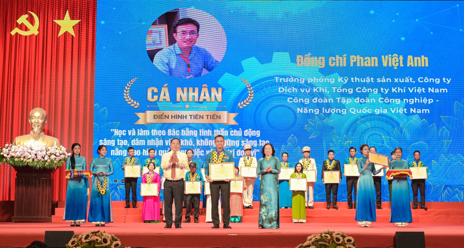 đồng chí Phan Việt Anh - Phó Chủ tịch Công đoàn, Trưởng phòng Kỹ thuật - Sản xuất Công ty Dịch vụ Khí thuộc Tổng công ty Khí Việt Nam (PV GAS)