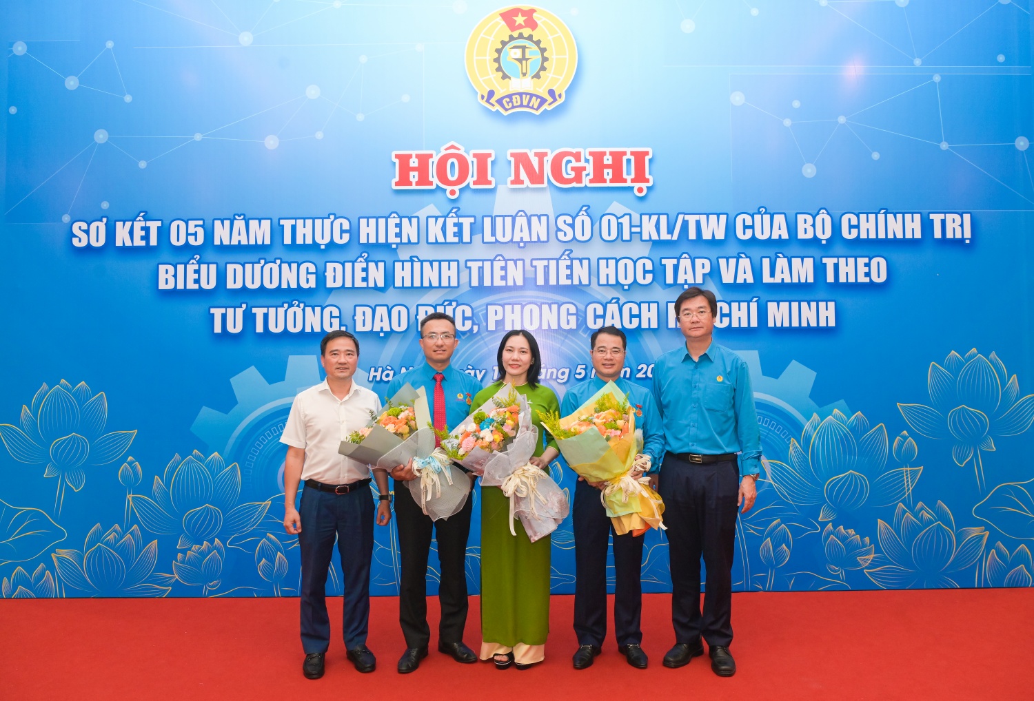 [Chùm ảnh] Đoàn đại biểu Công đoàn Petrovietnam dự Hội nghị sơ kết 5 năm thực hiện Kết luận 01-KL/TW của Bộ Chính trị