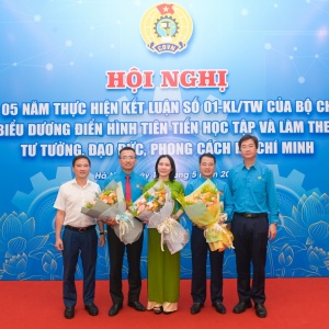 [Chùm ảnh] Đoàn đại biểu Công đoàn Petrovietnam dự Hội nghị sơ kết 5 năm thực hiện Kết luận 01-KL/TW của Bộ Chính trị