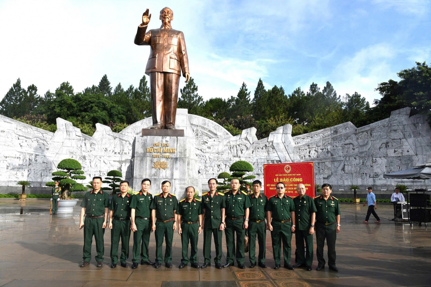 Hội CCB Petrovietnam báo công dâng Bác, lan tỏa phẩm chất “Bộ đội Cụ Hồ” thời kỳ mới Hội CCB Petrovietnam báo công dâng Bác, lan tỏa phẩm chất “Bộ đội Cụ Hồ” thời kỳ mới
