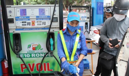 Thực hư chuyện dùng xăng E10 gây "yếu máy, hao xăng"