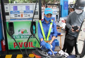 Thực hư chuyện dùng xăng E10 gây "yếu máy, hao xăng"