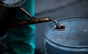 Anh nới lỏng lệnh trừng phạt dầu mỏ Nga khi giá nhiên liệu tăng vọt