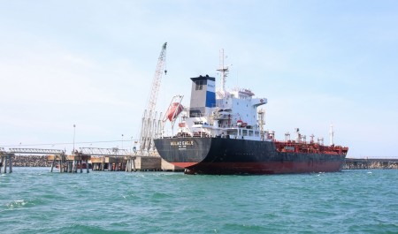 BSR xuất bán lô xăng E10 RON95 đầu tiên bằng đường biển