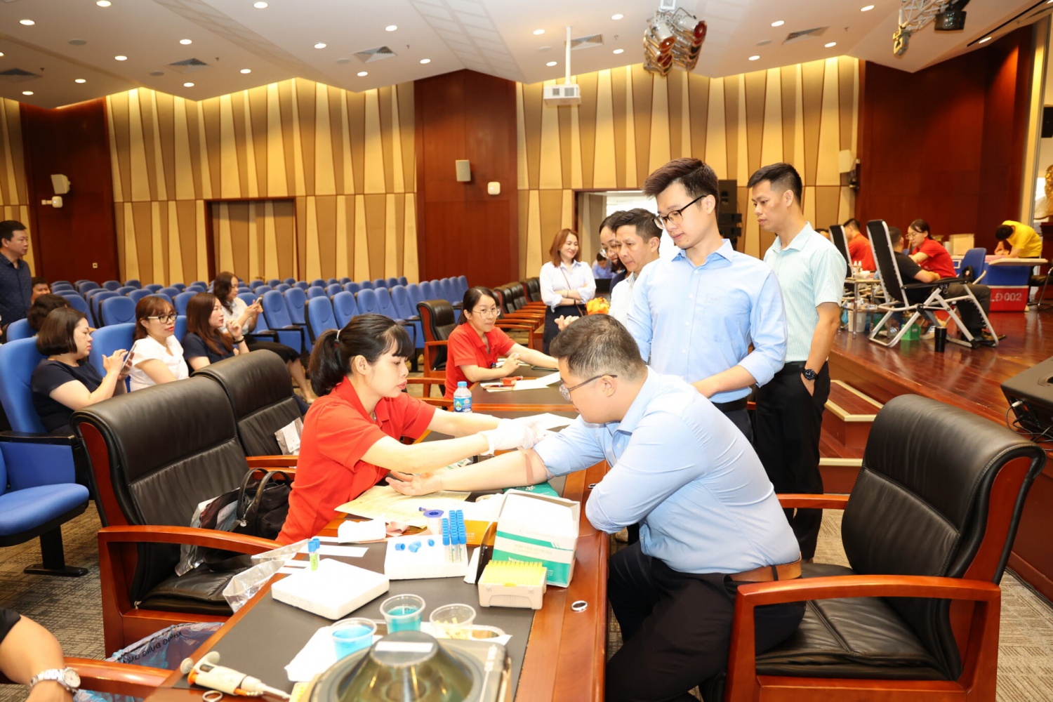 Công đoàn và Đoàn Thanh niên PVI tổ chức chương trình hiến máu tình nguyện 2026