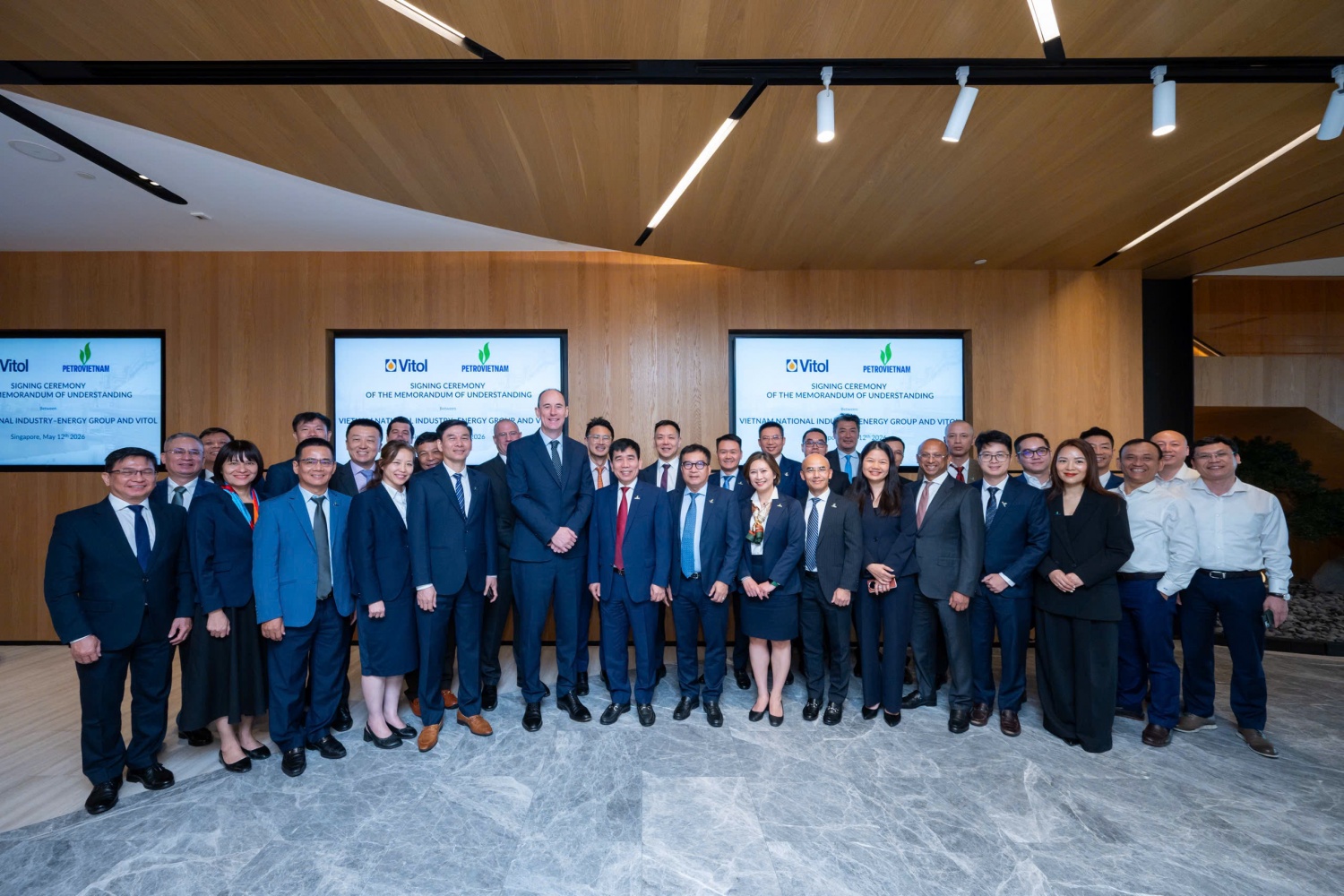 Petrovietnam và Vitol thúc đẩy hợp tác trong chuỗi giá trị năng lượng toàn cầu Petrovietnam và Vitol thúc đẩy hợp tác trong chuỗi giá trị năng lượng toàn cầu