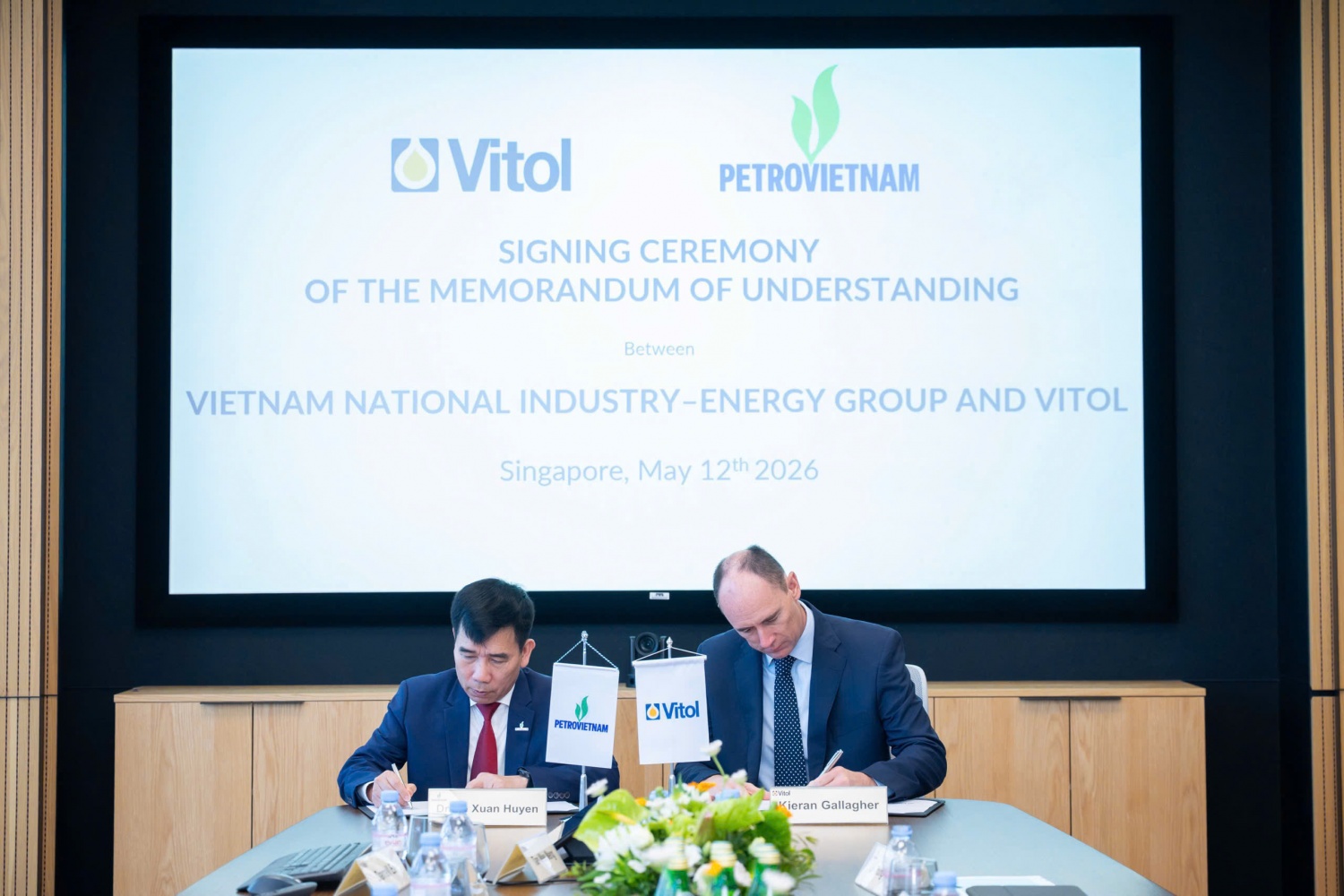 Petrovietnam và Vitol thúc đẩy hợp tác trong chuỗi giá trị năng lượng toàn cầu Petrovietnam và Vitol thúc đẩy hợp tác trong chuỗi giá trị năng lượng toàn cầu