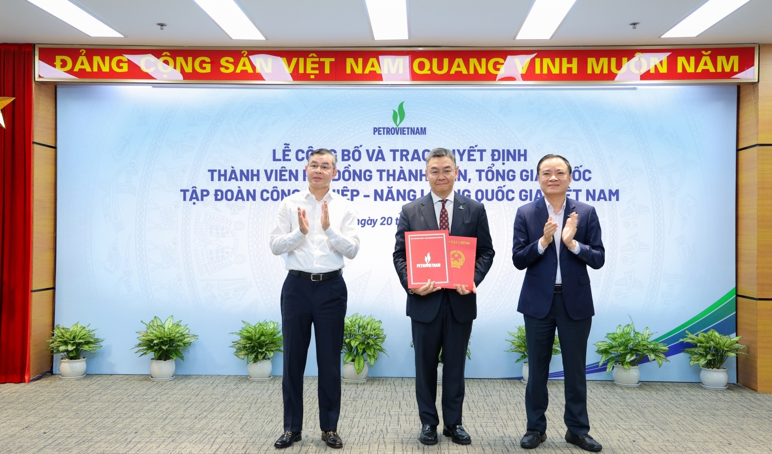Petrovietnam names Le Manh Cuong as CEO