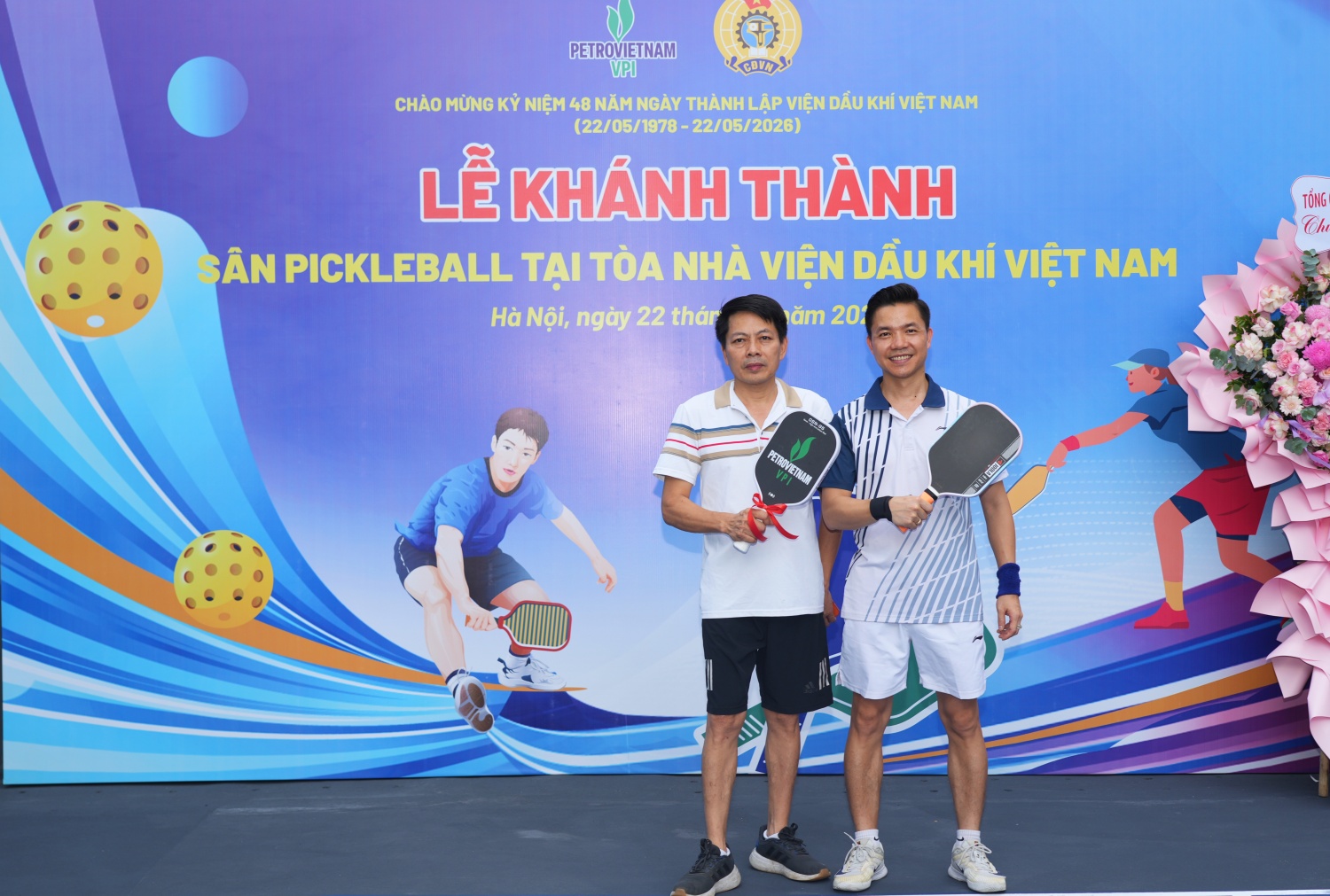 Cán bộ, công nhân viên VPI tham dự buổi lễ Cán bộ, công nhân viên VPI tham dự buổi lễ