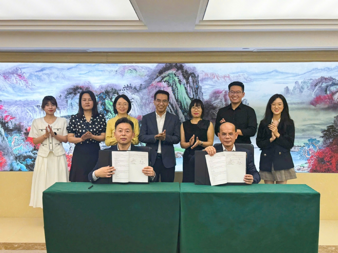 Green i-Park tiếp tục tìm kiếm cơ hội đầu tư tại Trùng Khánh (Trung Quốc) Green i-Park tiếp tục tìm kiếm cơ hội đầu tư tại Trùng Khánh (Trung Quốc)