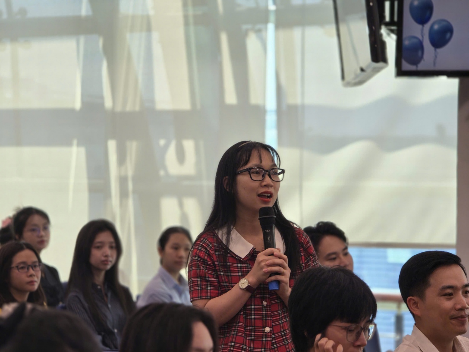 Cựu sinh viên xúc động ngày trở về: “Thắp Sáng Niềm Tin là một phần thanh xuân của tôi” Cựu sinh viên xúc động ngày trở về: “Thắp Sáng Niềm Tin là một phần thanh xuân của tôi”