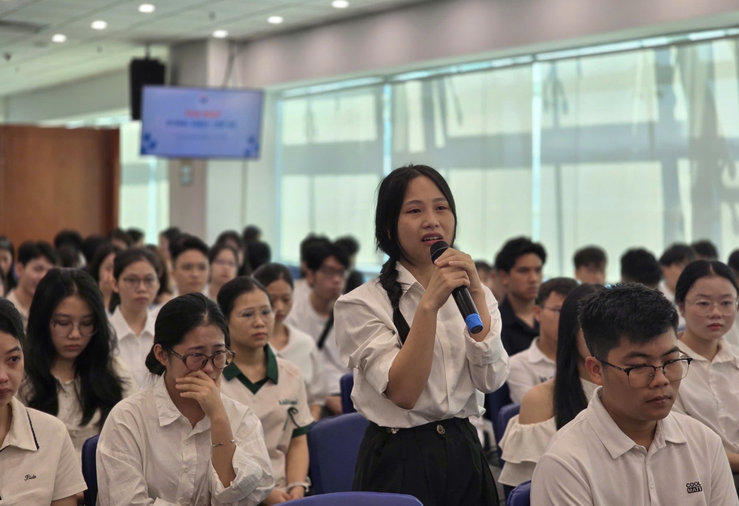 Nữ sinh Điện Biên bật khóc khi nhận cuộc gọi từ Quỹ học bổng Thắp Sáng Niềm Tin Nữ sinh Điện Biên bật khóc khi nhận cuộc gọi từ Quỹ học bổng Thắp Sáng Niềm Tin