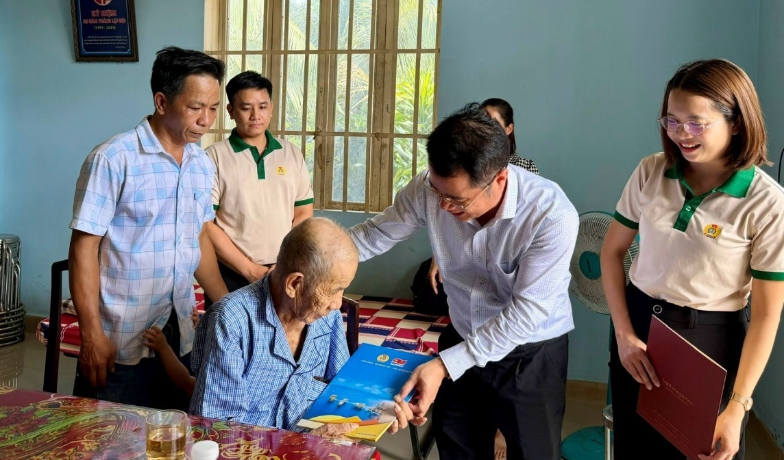 Công đoàn Vietsovpetro thăm hỏi, hỗ trợ đoàn viên trong Tháng Công nhân 2026
