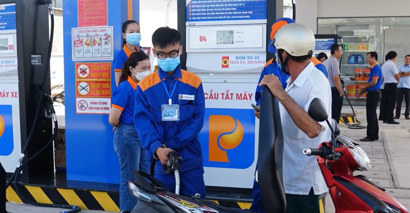 Đề xuất mới về giờ làm việc của lao động ngành xăng dầu