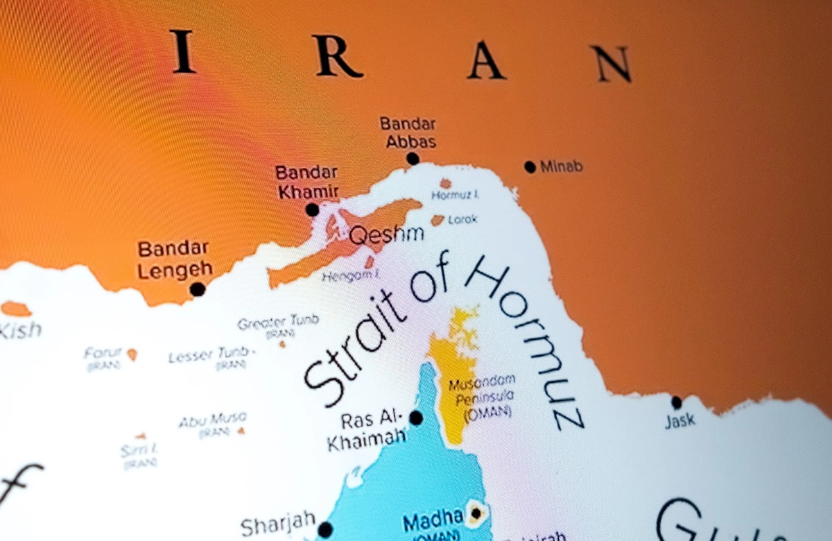 Tìm hiểu các quy định mới của Iran về quá cảnh qua eo biển Hormuz