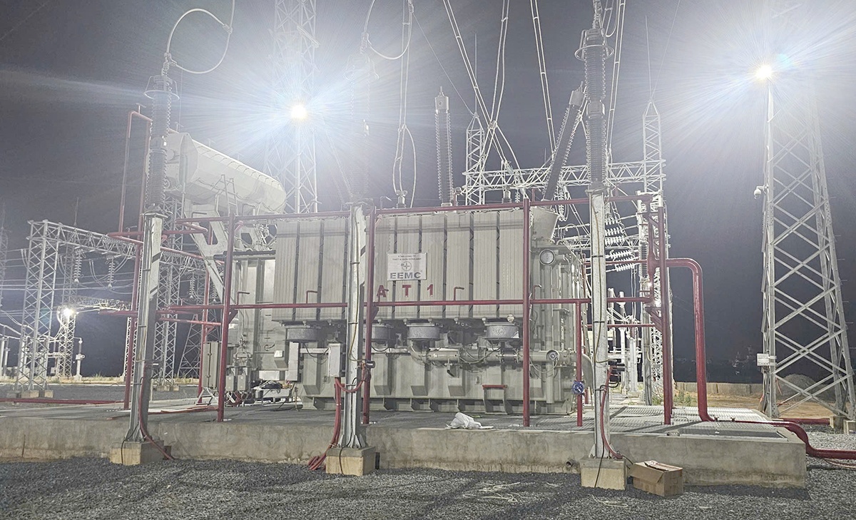 Đóng điện máy biến áp thứ 2 Trạm biến áp 220kV Nam Cấm, tăng cường bảo đảm điện cho miền Bắc
