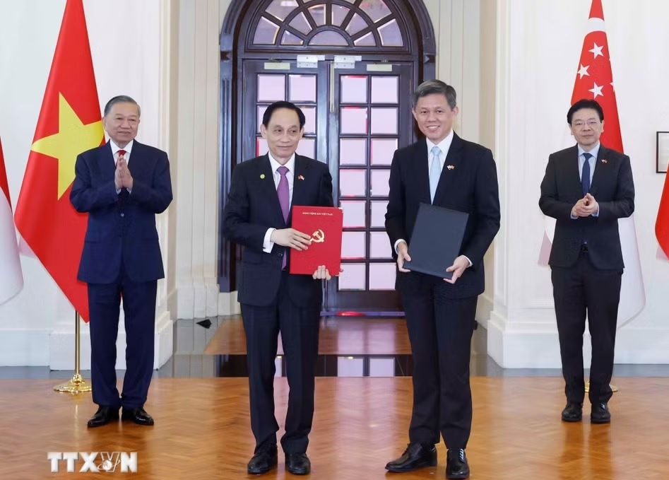 Tổng Bí thư, Chủ tịch nước Tô Lâm chứng kiến Lễ trao các văn kiện hợp tác Việt Nam - Singapore