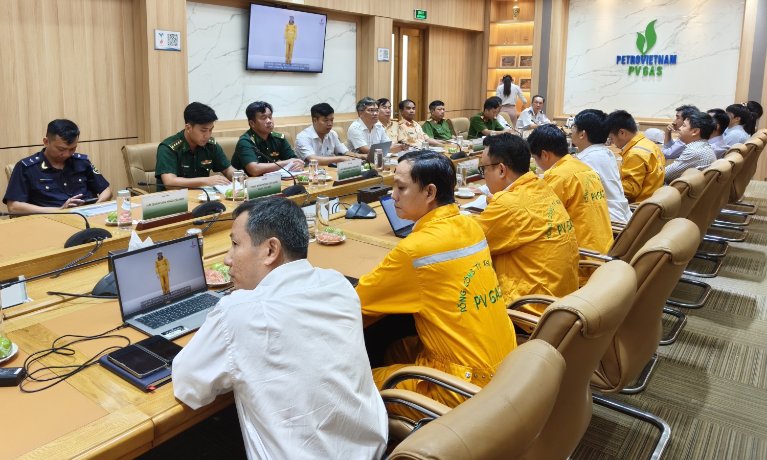 Quang cảnh cuộc họp tại Văn phòng Kho cảng PV GAS Vũng Tàu, Chi nhánh Logistics