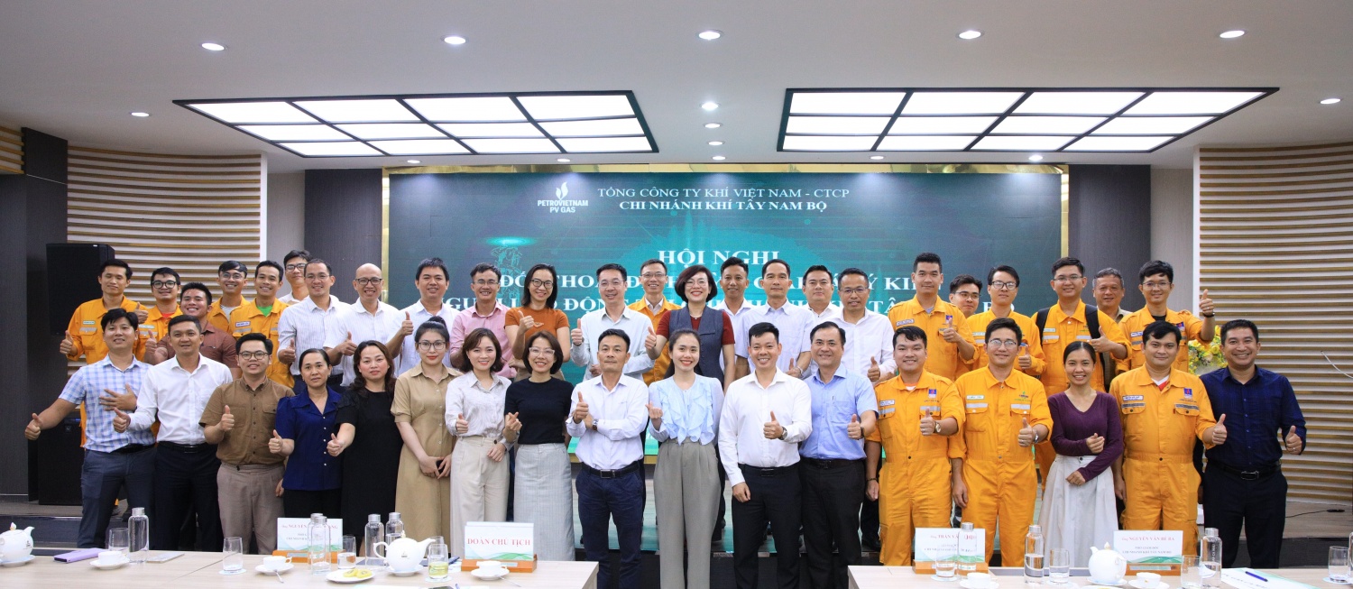 Lãnh đạo và CBCNV - NLĐ KTN tại Hội nghị