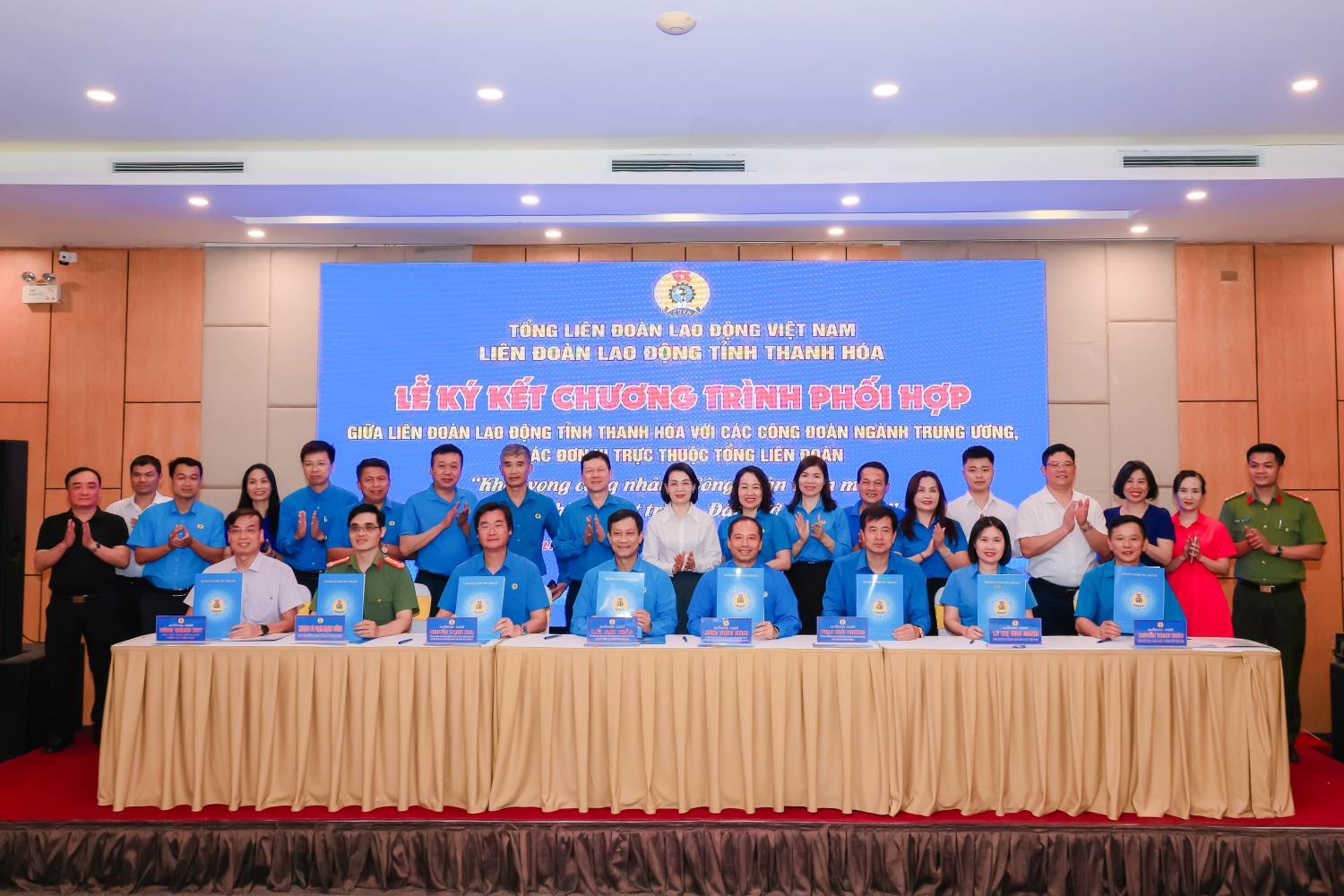 Công đoàn Petrovietnam ký kết phối hợp với Liên đoàn Lao động tỉnh Thanh Hóa