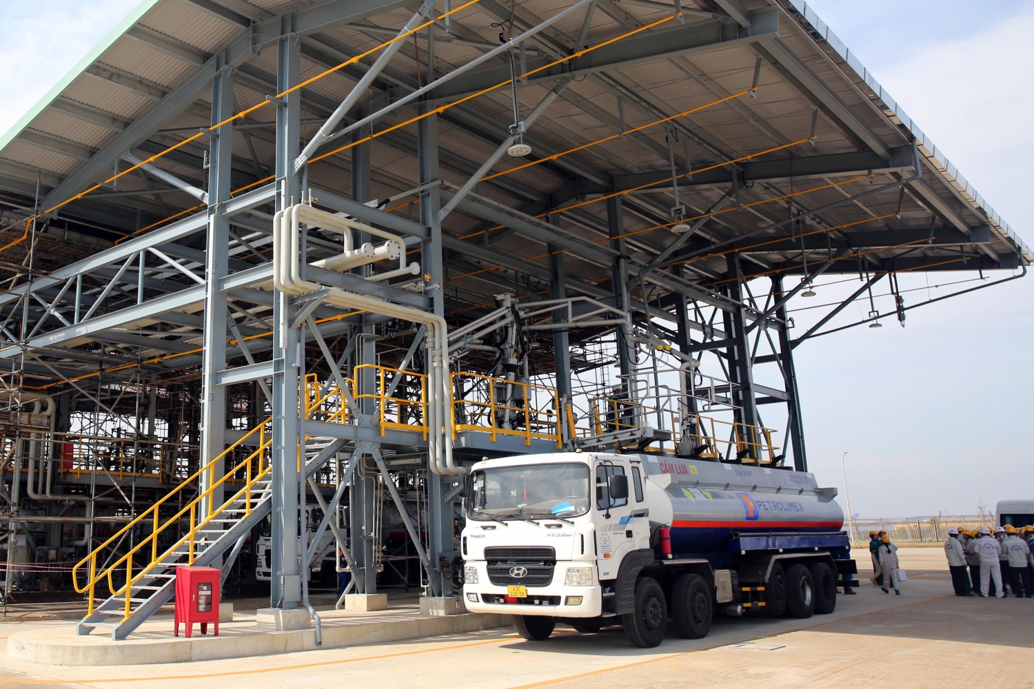 NMLD Dung Quất tăng 45% năng lực xuất sản phẩm bằng đường bộ NMLD Dung Quất tăng 45% năng lực xuất sản phẩm bằng đường bộ