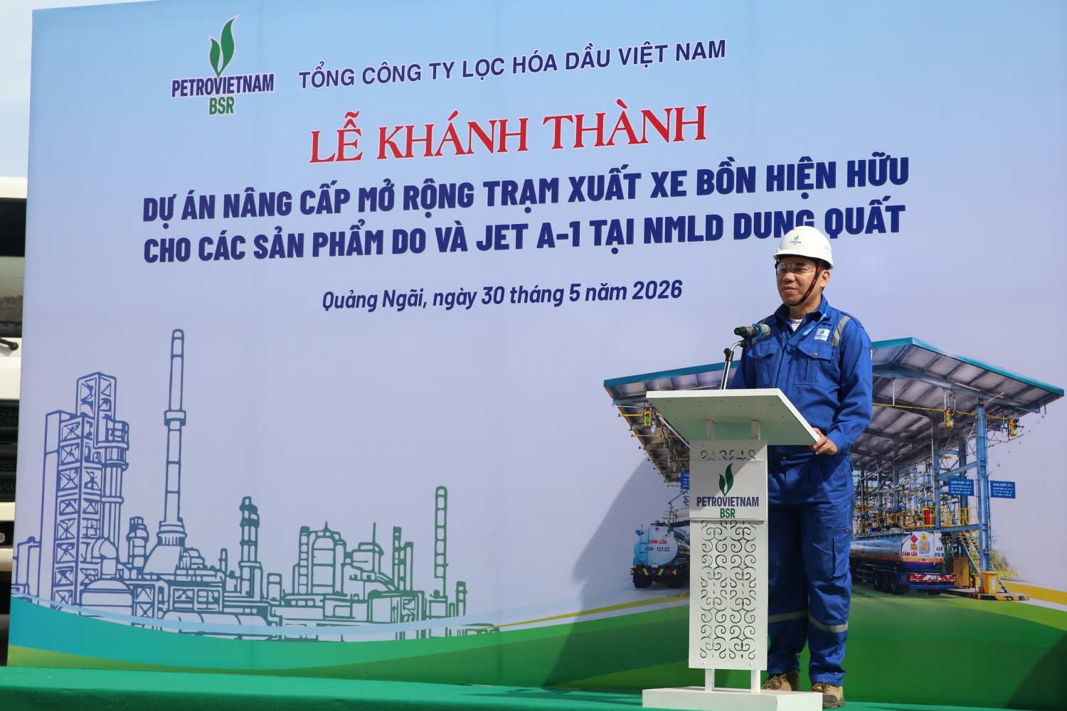 NMLD Dung Quất tăng 45% năng lực xuất sản phẩm bằng đường bộ NMLD Dung Quất tăng 45% năng lực xuất sản phẩm bằng đường bộ