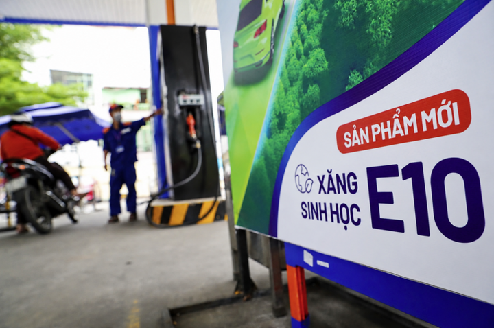 Trước giờ G xăng E10 phủ sóng toàn quốc: Lợi thế nhờ giá và nguồn cung