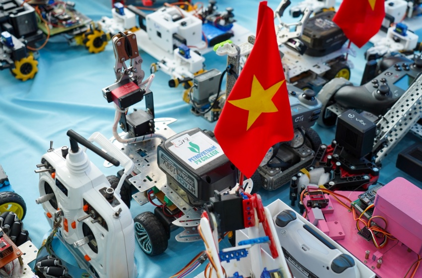 Sôi nổi vòng lọai Cuộc thi Rô bốt PVU năm 2026 Sôi nổi vòng loại Cuộc thi Robot PVU năm 2026